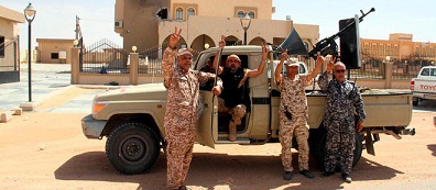 Tropas libias liberan dos ciudades ocupadas por el EI
