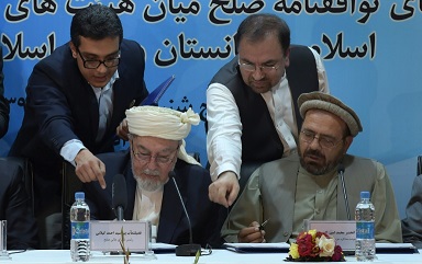 Hekmatyar firma acuerdo de paz con el gobierno afgano
