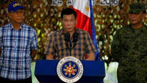 Filipinas suscribe alto el fuego permanente con la guerra comunista