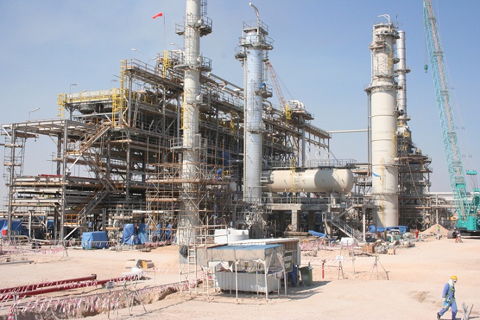 Irán construirá una refinería en España