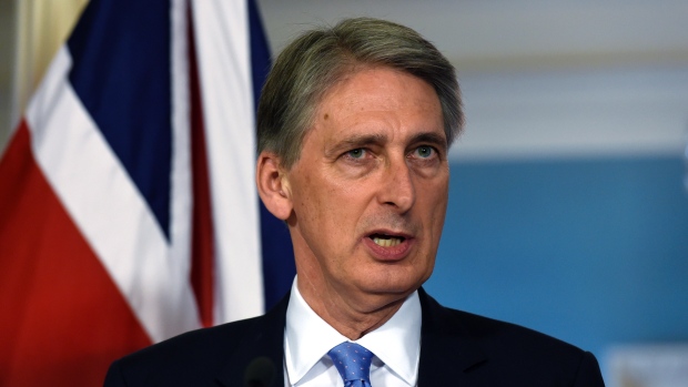 Hammond: Rusia se beneficiará del Brexit