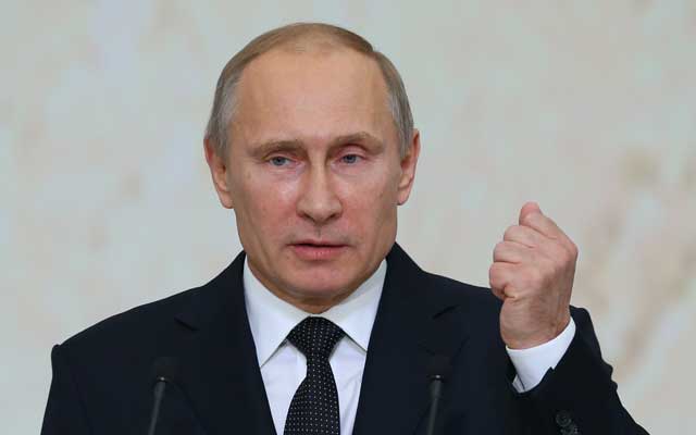 Putin: Continuaremos los ataques aéreos a los grupos terroristas en Siria
