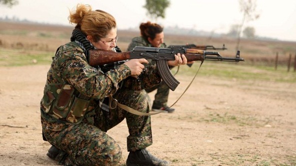 Mujeres sirias se unen al Ejército y milicias para luchar contra el terrorismo