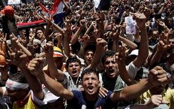 Yemen&iacutees Celebran la Salida del presidente Saleh